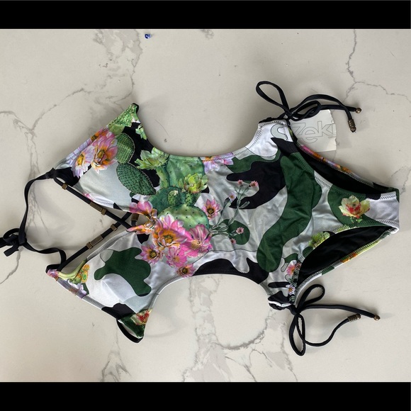 Trendy cactus print bathing suit - Picture 1 of 4